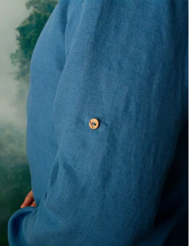 Leinenhemd für Männer. Klassisches Leinenhemd mit langen Ärmeln und Knöpfen. 100% dichtes Leinen. Sommerhemd.