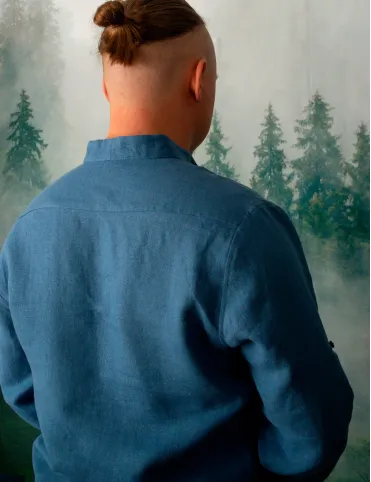 Leinenhemd für Männer. Klassisches Leinenhemd mit langen Ärmeln und Knöpfen. 100% dichtes Leinen. Sommerhemd.