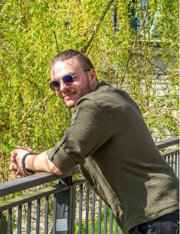 Men’s Summer Long Sleeve Shirt in Mid-Century Style, Boho style, Model Harald