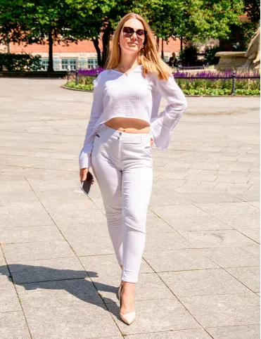 Blouse with open bottom