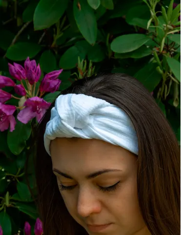 White muslin turban