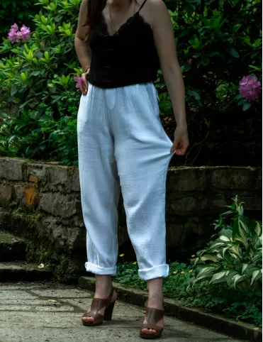 White women's muslin pants with pockets