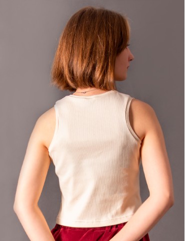 Ecry ribbed basic top with round neckline